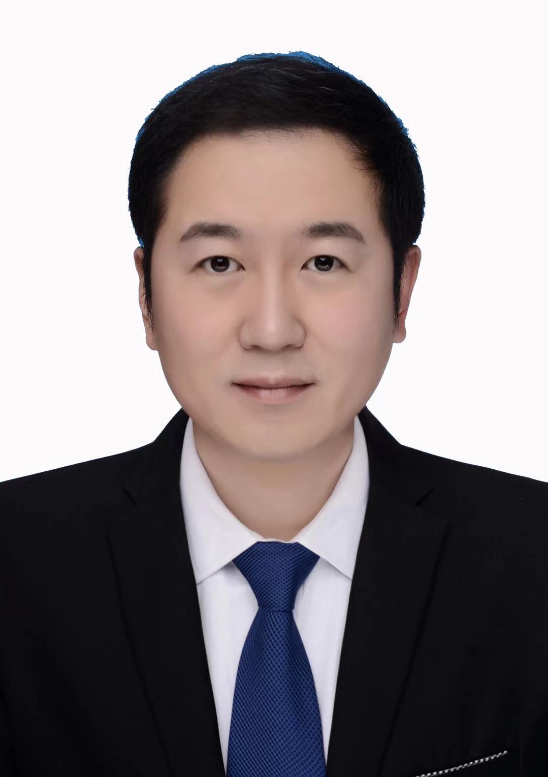 主 任